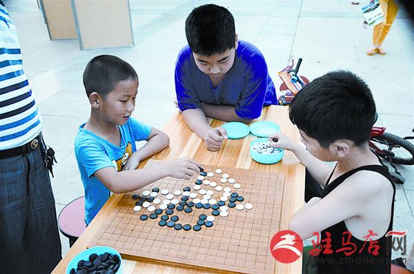 聚焦首屆教育培訓(xùn)展(圖4) jiaoyp160611.jpg